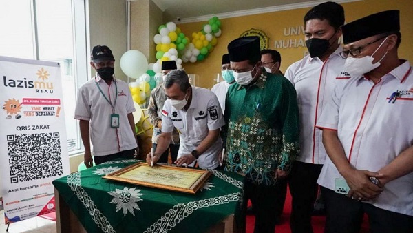 Gubernur Riau, Syamsuar hadiri acara launching penerimaan mahasiswa baru dan kantor layanan LazisMu di Umri.